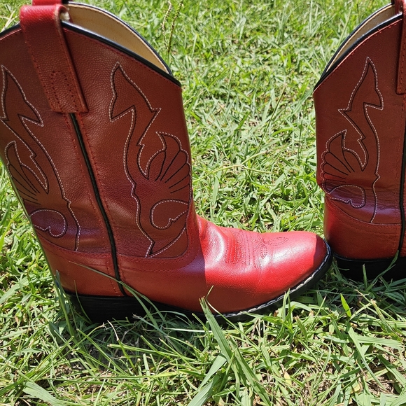 Masterson Boots Girl's Red 2.5 Warn but not much. - Picture 4 of 4